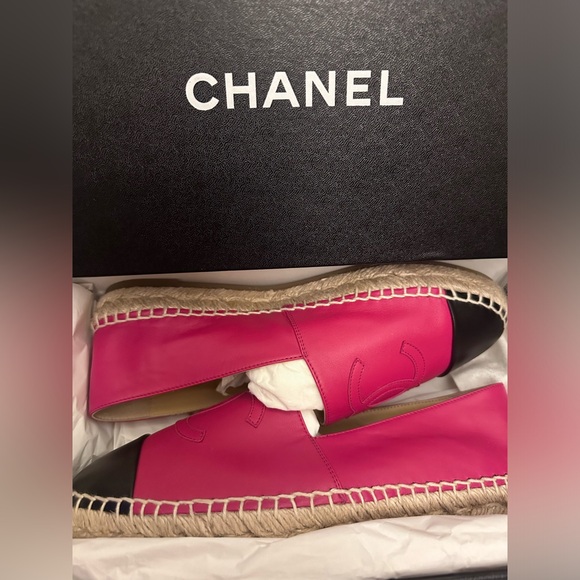 CHANEL LEATHER ESPADRILLES SIZE 40 FUCHSIA AND BLACK LEATHER - Picture 7 of 15